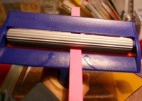 How to use a paper crimper. paper crimping