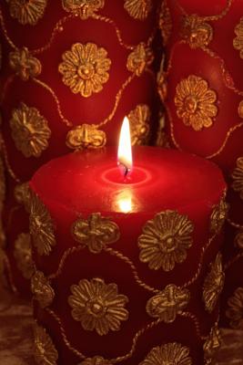 Embossed candle